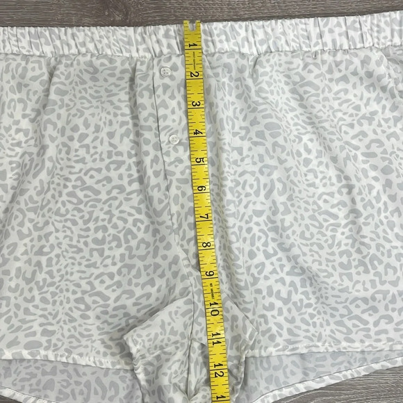 NWOT Colsie Satin Cami and Shorts Sleep Pajama Set Gray White Print XL - Picture 13 of 16